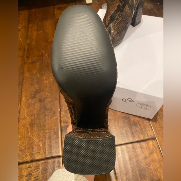 Steve Madden Trix brown snakeskin booties - Picture 3 of 3